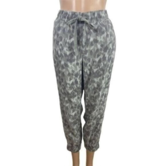 Anthropologie Cloth & Stone Animal print with Pockets Joggers size medium - Picture 1 of 11